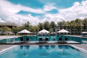 how to stay fit on vacation